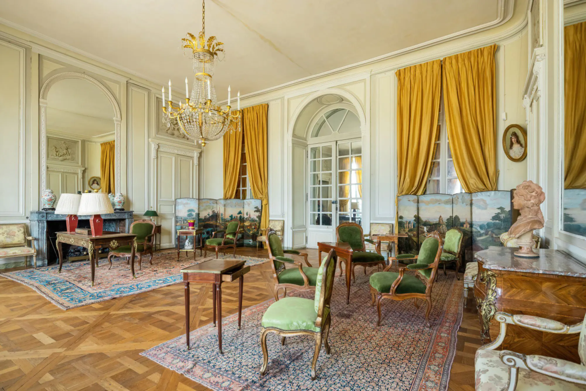 Fouille du salon